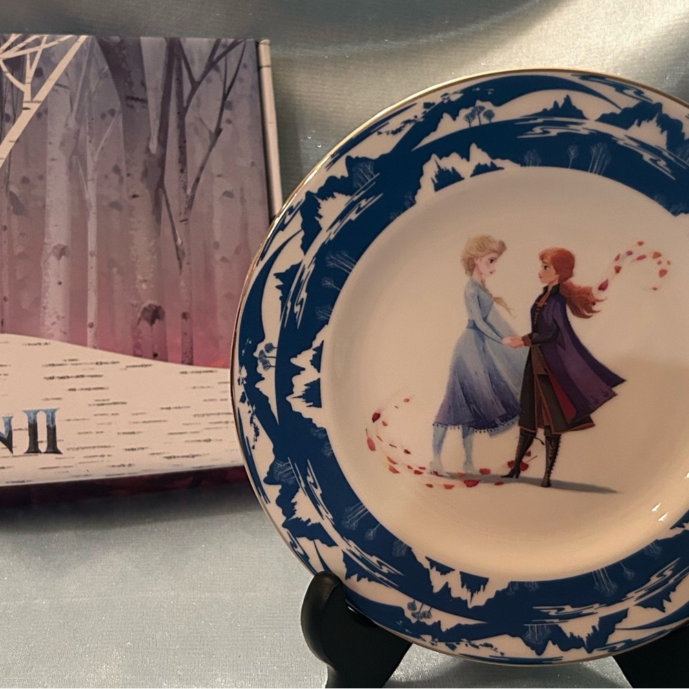 Disney Frozen Anna and Elsa Sisters Dessert Plate